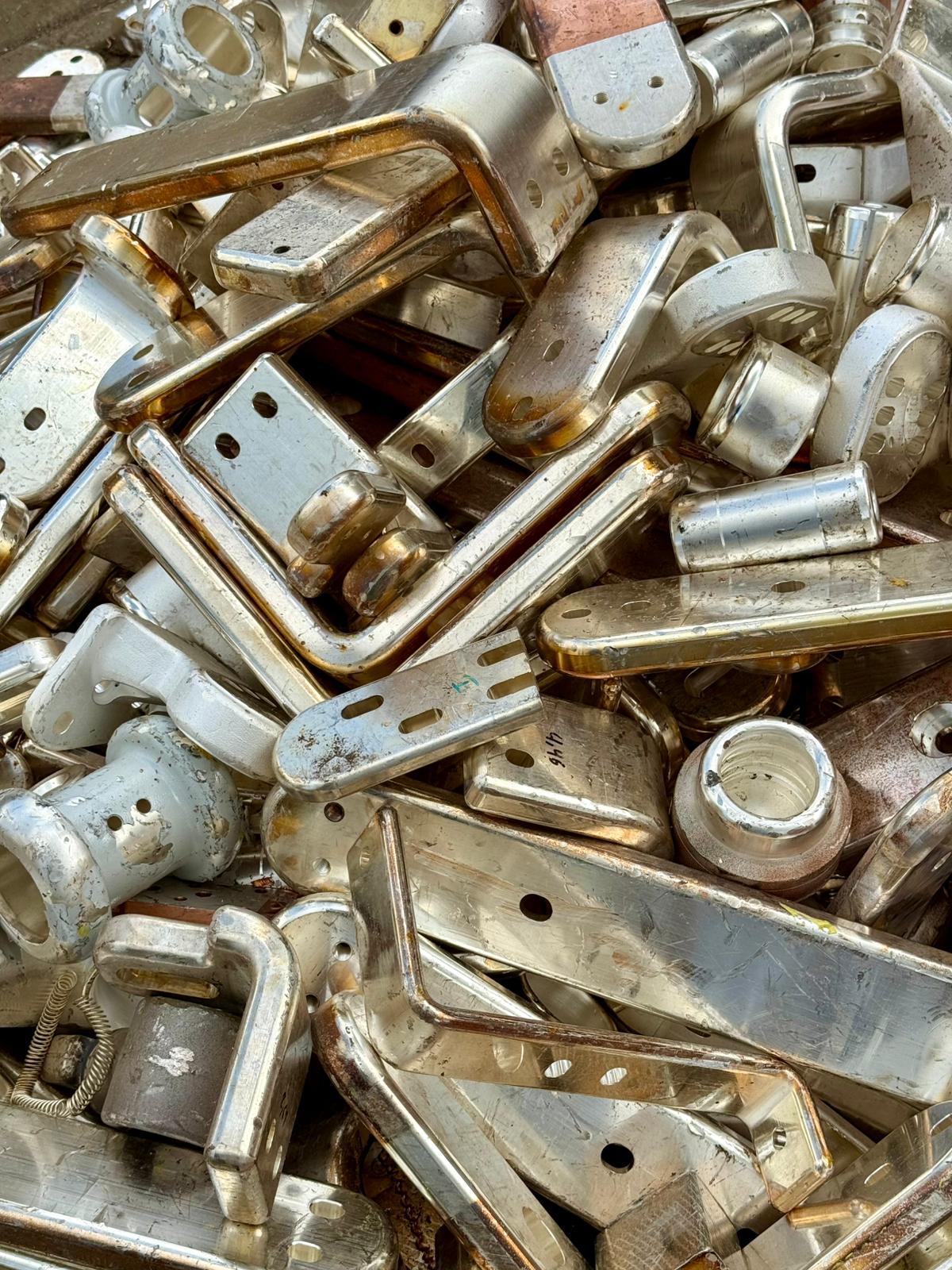 Messing-Beschläge, sortenrein zum Ankauf